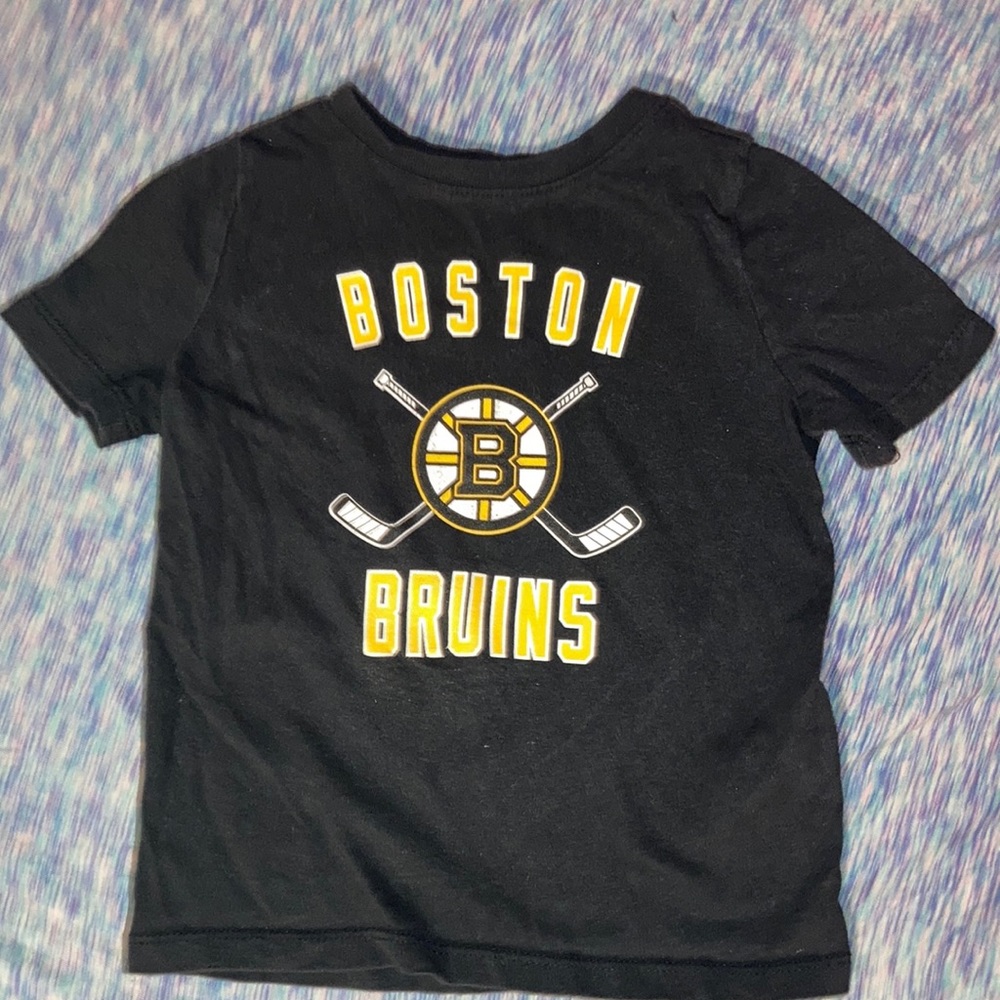 Boston Bruins tee shirt